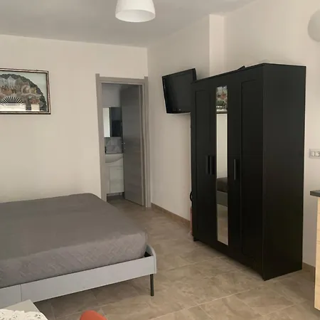 Gli Ulivi 23 *