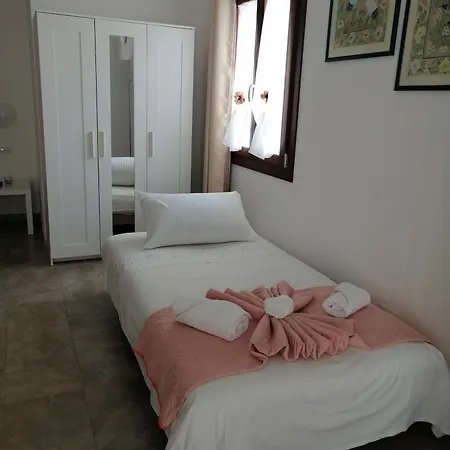 Gli Ulivi 23 *